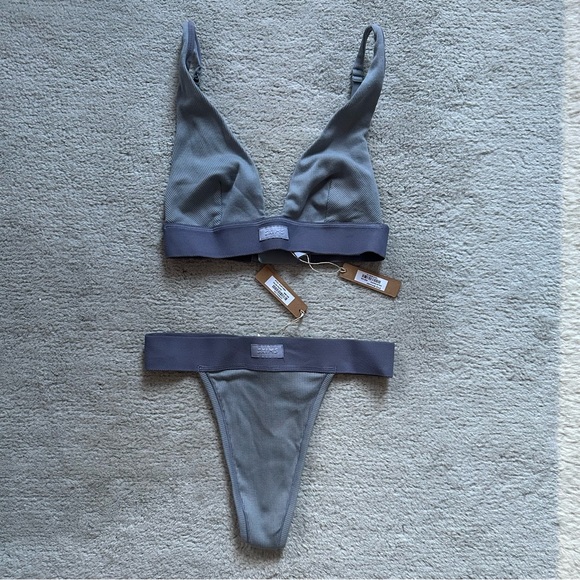 Nwt SKIMS Pacific Cotton Rib Plunge Bralette and Thong Set size XXS - Picture 3 of 6